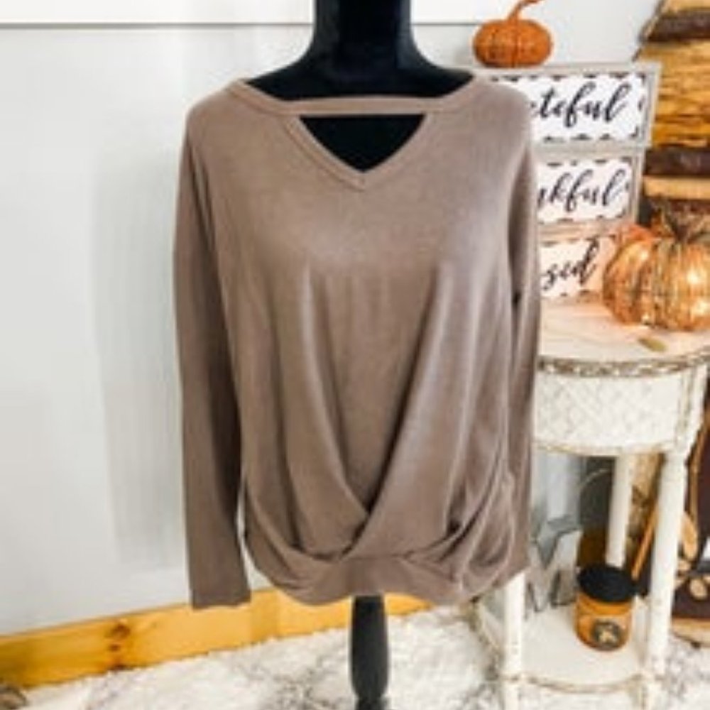 SOFT LONG SLEEVE WITH FRONT KNOT
